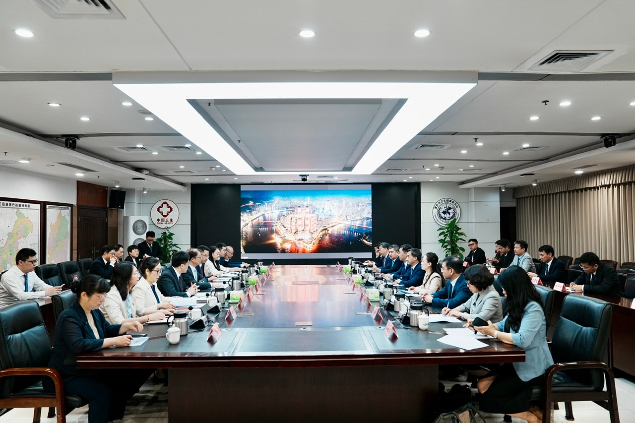Thứ trưởng Trần Văn Thuấn làm việc với Uỷ ban Y tế và Sức khoẻ Thành phố Trùng Khánh, Trung Quốc- Ảnh 1.