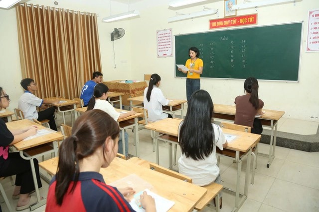 Giải đáp về đề thi vào 10 của Sở GD&ĐT Hà Nội liệu có giảm áp lực cho thí sinh?- Ảnh 1. Giải đáp về đề thi vào 10 của Sở GD&ĐT Hà Nội liệu có giảm áp lực cho thí sinh?- Ảnh 1.