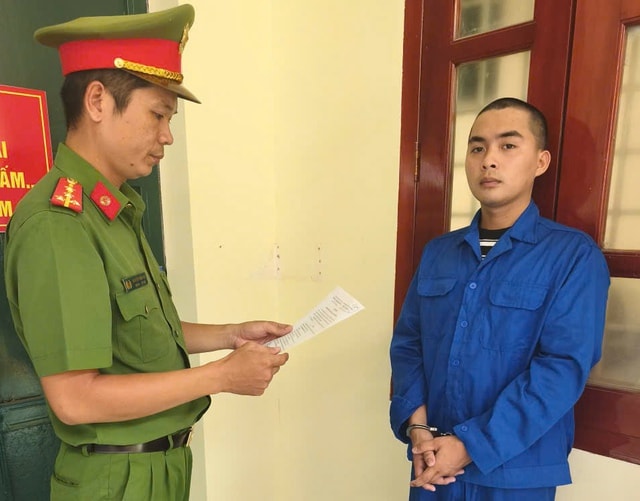 Bắt giữ đối tượng mang 1 kg vàng từ Campuchia về Việt Nam- Ảnh 1.