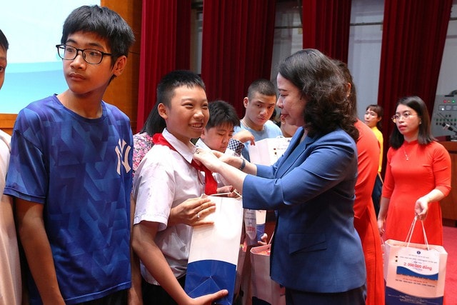 Phát động Tháng hành động vì trẻ em năm 2026: Chung tay xây dựng môi trường số an toàn cho trẻ- Ảnh 6. Phát động Tháng hành động vì trẻ em năm 2026: Chung tay xây dựng môi trường số an toàn cho trẻ- Ảnh 6.