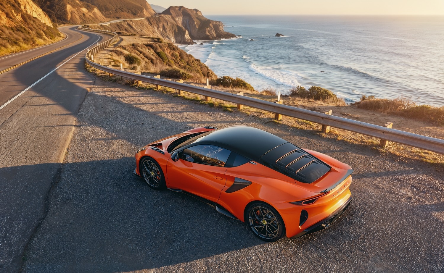 Lotus Emira 420 Sport về Việt Nam, công suất 420 mã lực - 2