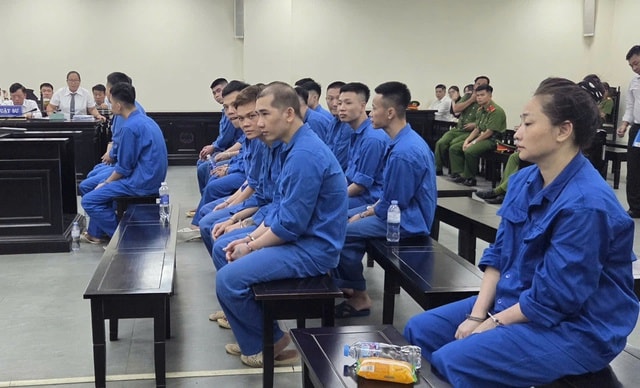 Nhóm đối tượng lập tài khoản 'Huấn Hoa Hồng' để lừa đảo vay tiền- Ảnh 1.