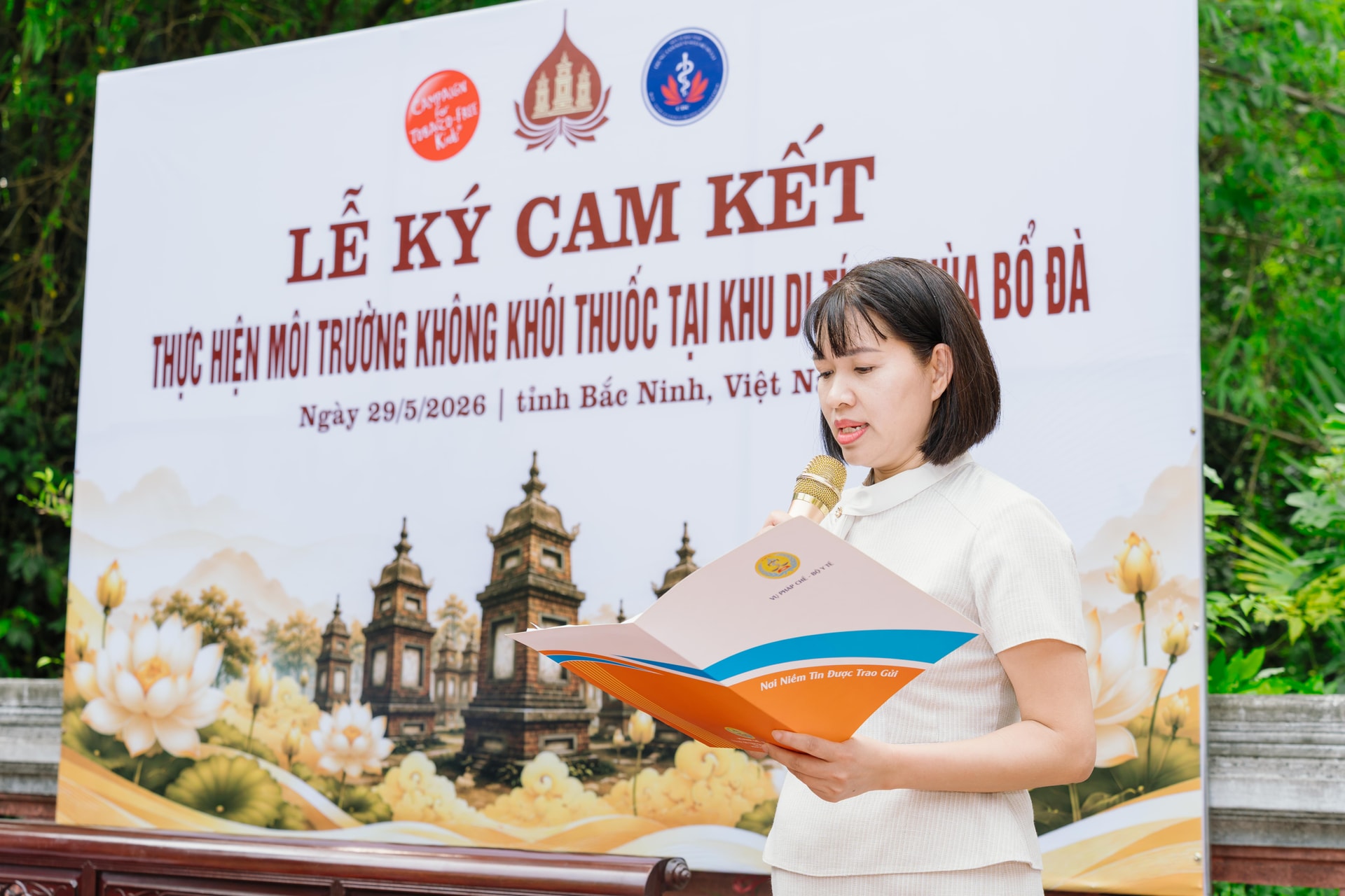Xây dựng Di tích Quốc gia đặc biệt Chùa Bổ Đà thành mô hình điểm không khói thuốc lá- Ảnh 3. Xây dựng Di tích Quốc gia đặc biệt Chùa Bổ Đà thành mô hình điểm không khói thuốc lá- Ảnh 3.