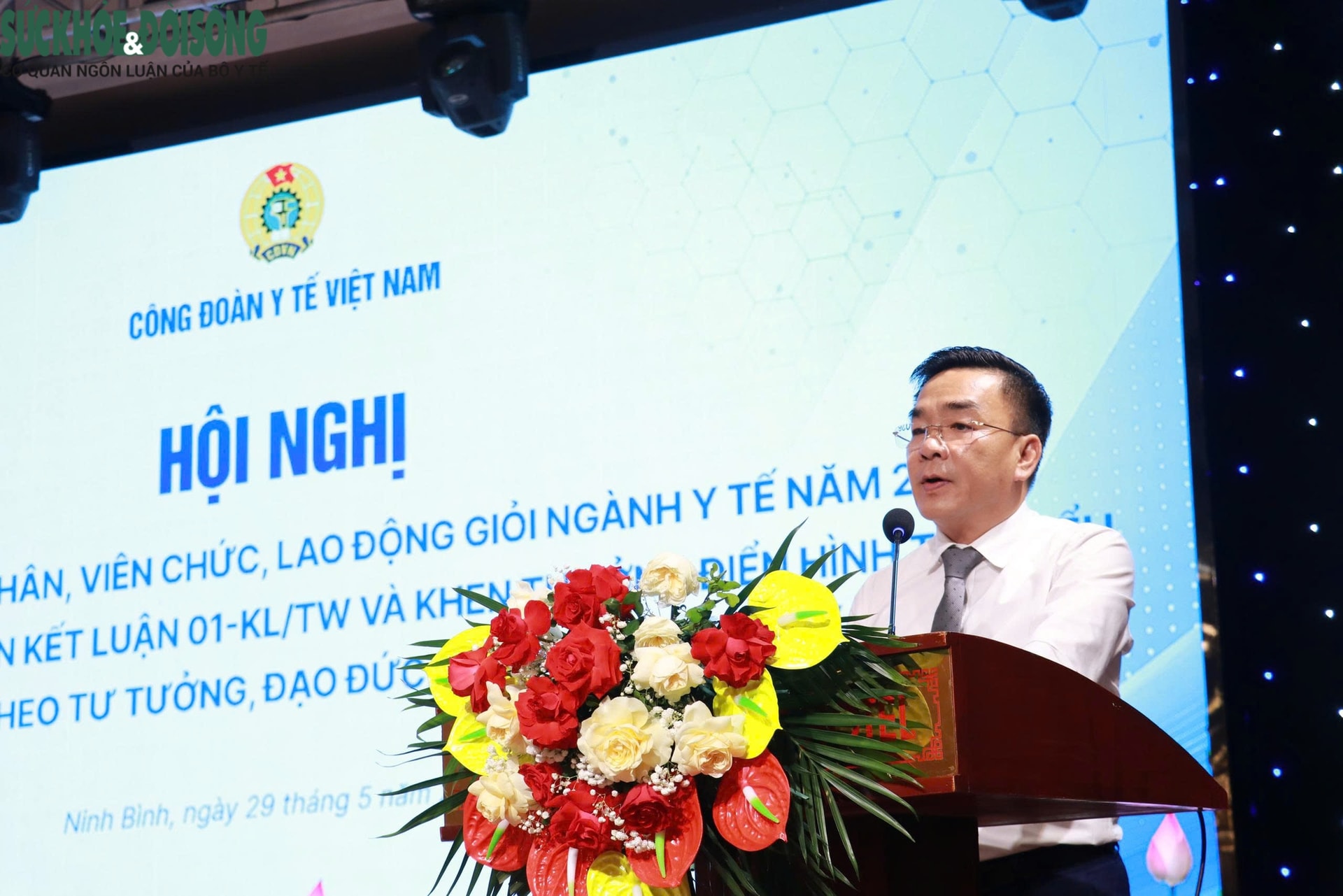 Tôn vinh những điển hình tiêu biểu của ngành Y tế năm 2026- Ảnh 2. Tôn vinh những điển hình tiêu biểu của ngành Y tế năm 2026- Ảnh 2.