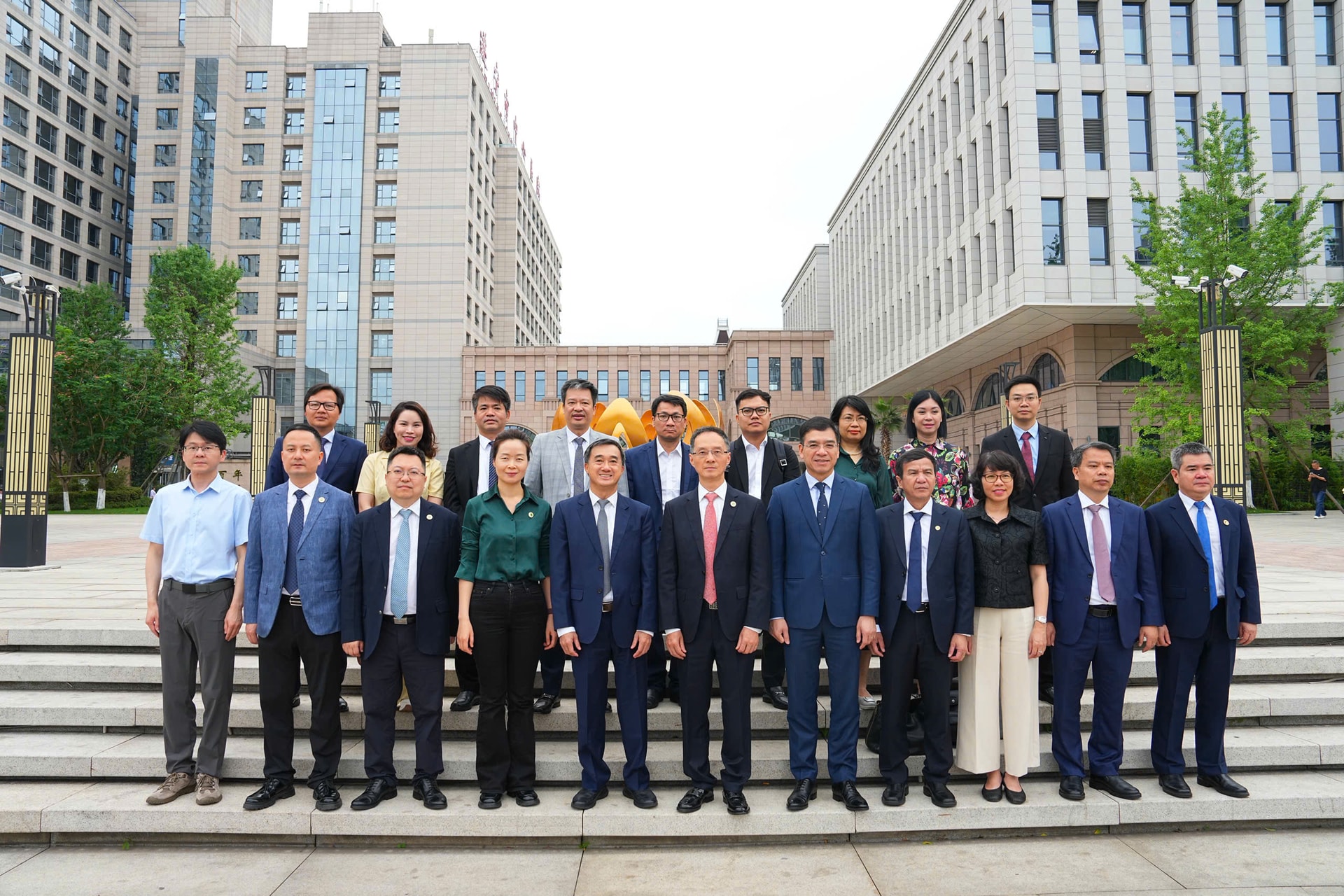 Đoàn công tác Bộ Y tế Việt Nam thăm và làm việc tại Bệnh viện Trung tâm TP Toại Ninh và cơ sở nghiên cứu công nghệ y học siêu âm của Trung Quốc- Ảnh 2. Đoàn công tác Bộ Y tế Việt Nam thăm và làm việc tại Bệnh viện Trung tâm TP Toại Ninh và cơ sở nghiên cứu công nghệ y học siêu âm của Trung Quốc- Ảnh 2.