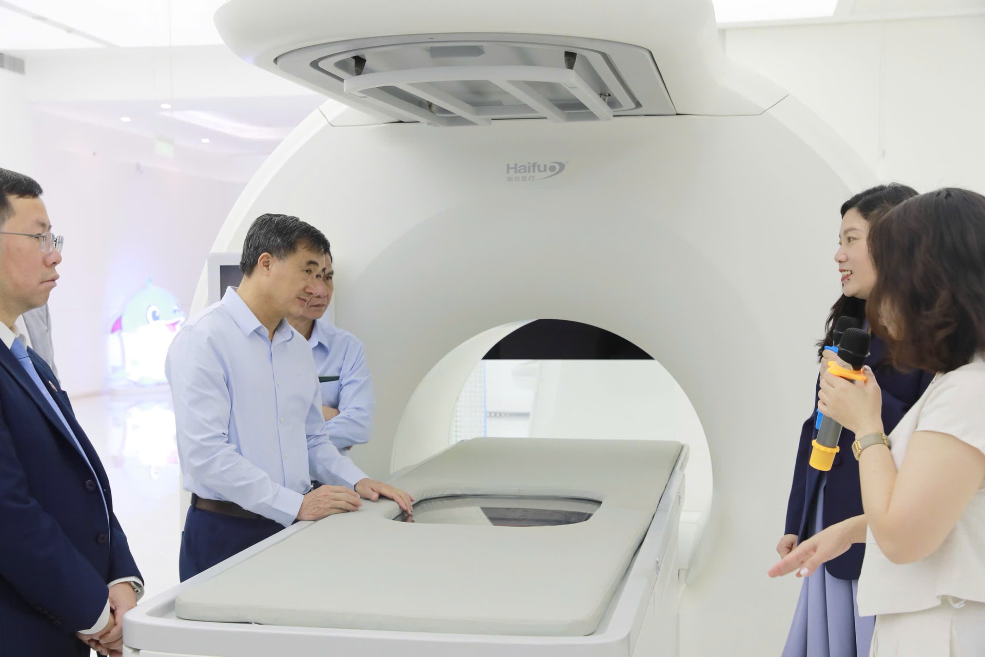 Đoàn công tác Bộ Y tế Việt Nam thăm và làm việc tại Bệnh viện Trung tâm TP Toại Ninh và cơ sở nghiên cứu công nghệ y học siêu âm của Trung Quốc- Ảnh 4. Đoàn công tác Bộ Y tế Việt Nam thăm và làm việc tại Bệnh viện Trung tâm TP Toại Ninh và cơ sở nghiên cứu công nghệ y học siêu âm của Trung Quốc- Ảnh 4.
