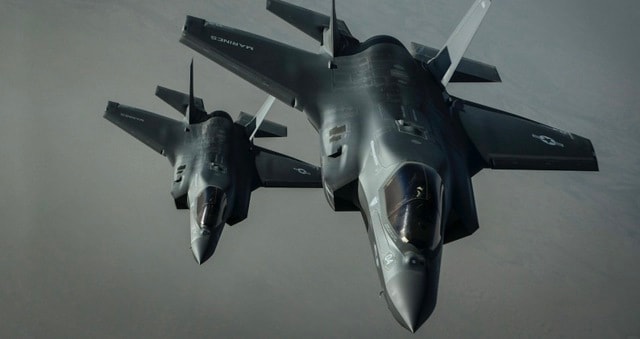Tiêm kích F-35 Italia xuất hiện sát Nga với chiến thuật mới- Ảnh 1. Tiêm kích F-35 Italia xuất hiện sát Nga với chiến thuật mới- Ảnh 1.