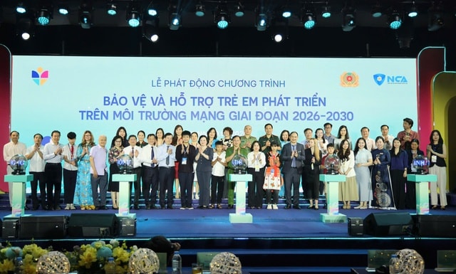 Phó Thủ tướng Phạm Thị Thanh Trà phát động chương trình bảo vệ trẻ em trên môi trường mạng- Ảnh 2. Phó Thủ tướng Phạm Thị Thanh Trà phát động chương trình bảo vệ trẻ em trên môi trường mạng- Ảnh 2.