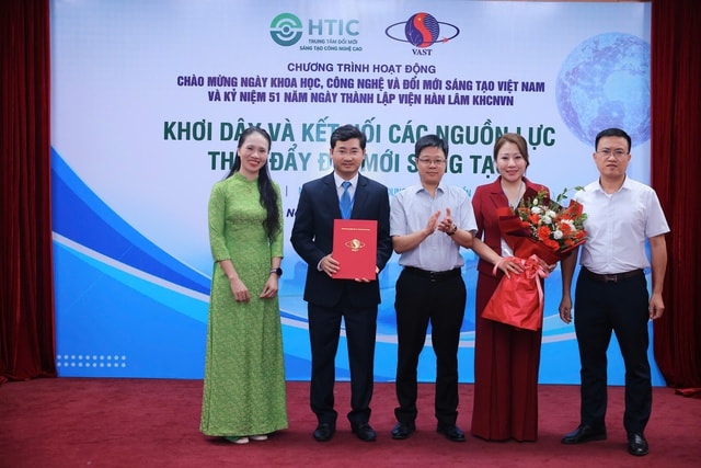 Ra mắt Câu lạc bộ ươm tạo và khởi nghiệp khoa học công nghệ- Ảnh 2. Ra mắt Câu lạc bộ ươm tạo và khởi nghiệp khoa học công nghệ- Ảnh 2.
