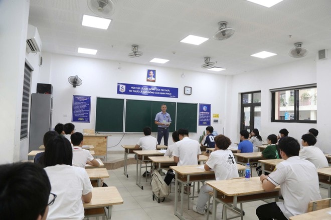 Gần 125.000 thí sinh Hà Nội hoàn tất thủ tục trước ngày thi lớp 10- Ảnh 4.
