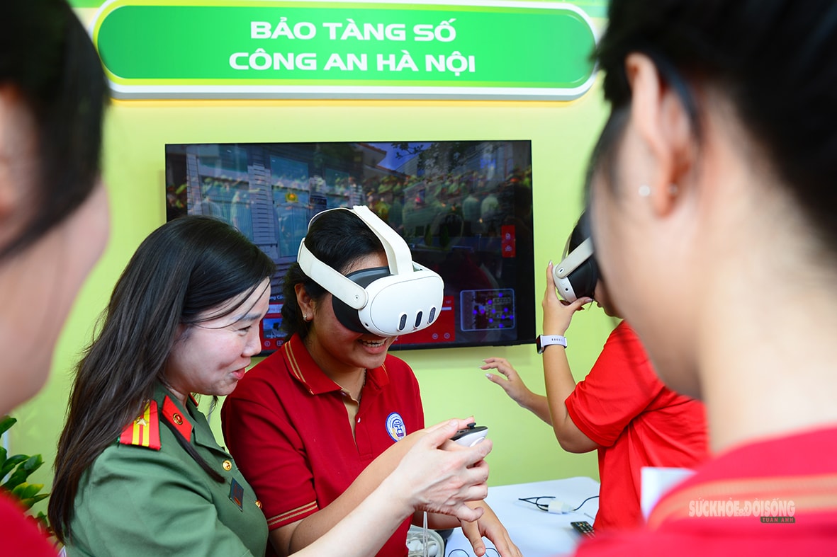 Một ngày trải nghiệm 'Tổ quốc bình yên' giữa lòng Thủ đô- Ảnh 9.