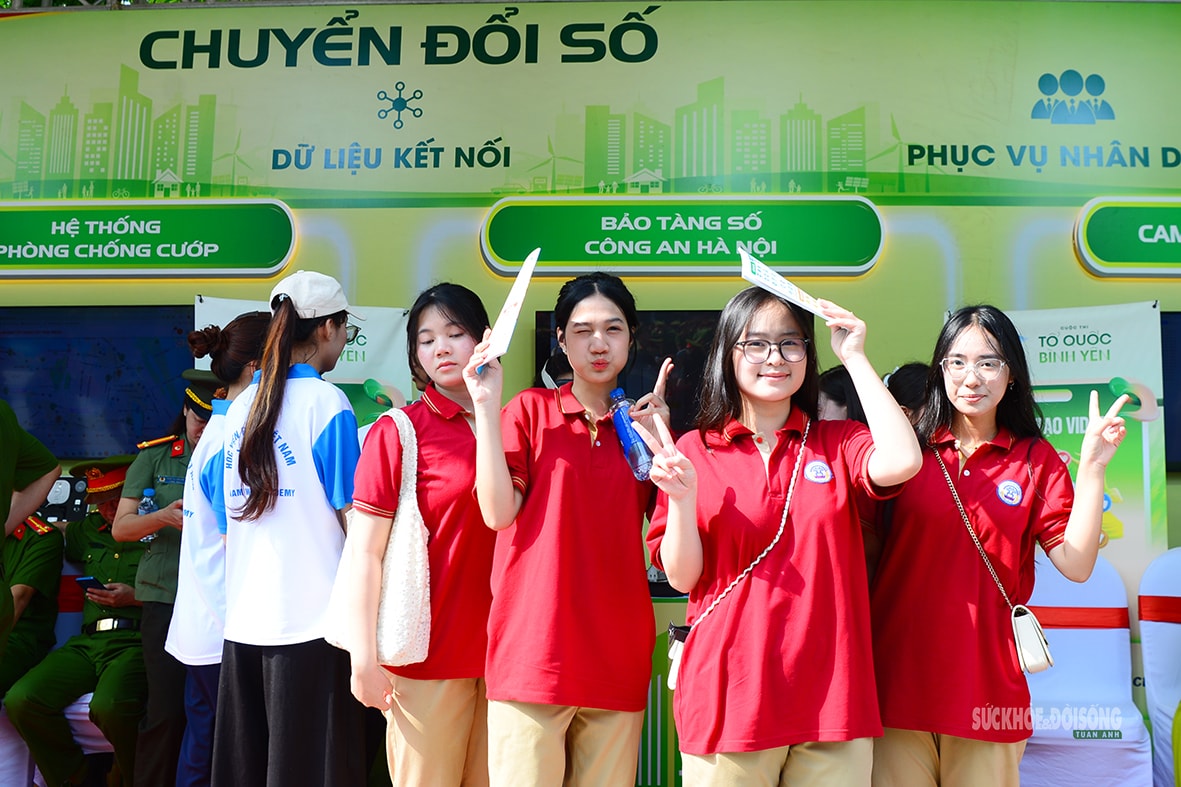 Một ngày trải nghiệm 'Tổ quốc bình yên' giữa lòng Thủ đô- Ảnh 10.