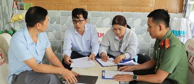 Phát hiện cơ sở khám chữa bệnh, bốc thuốc không phép tại nhà riêng- Ảnh 1. Phát hiện cơ sở khám chữa bệnh, bốc thuốc không phép tại nhà riêng- Ảnh 1.