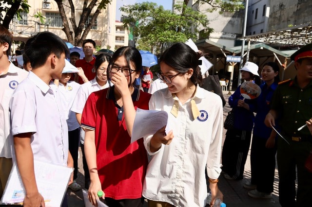 Đề thi Ngoại ngữ vào lớp 10 được đánh giá là có độ phânhoá mạnh ở các câu cuối- Ảnh 7.