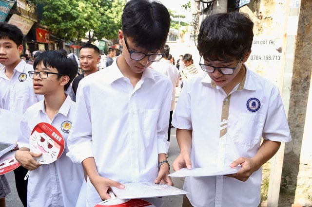 Đề thi Ngoại ngữ vào lớp 10 được đánh giá là có độ phânhoá mạnh ở các câu cuối- Ảnh 5.