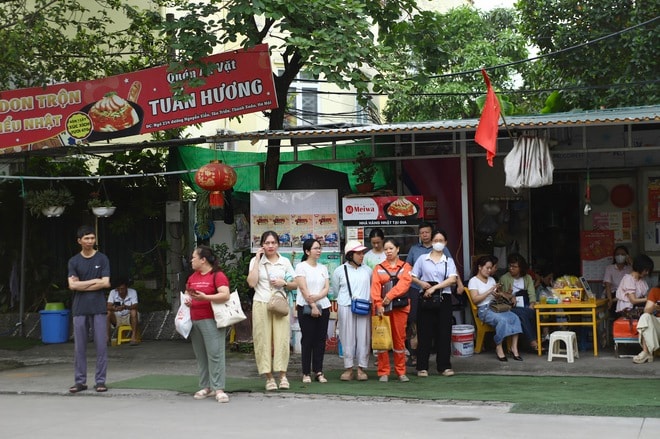 Sĩ tử Hà Nội tự tin bước vào kỳ thi tuyển sinh lớp 10- Ảnh 16. Sĩ tử Hà Nội tự tin bước vào kỳ thi tuyển sinh lớp 10- Ảnh 16.