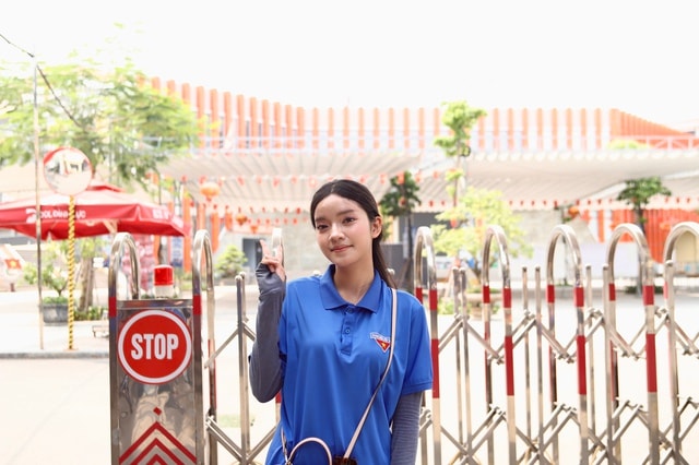 Chuyện những sĩ tử cũ tiếp sức sĩ tử mới tại kỳ thi vào lớp 10 ở Hà Nội- Ảnh 4.