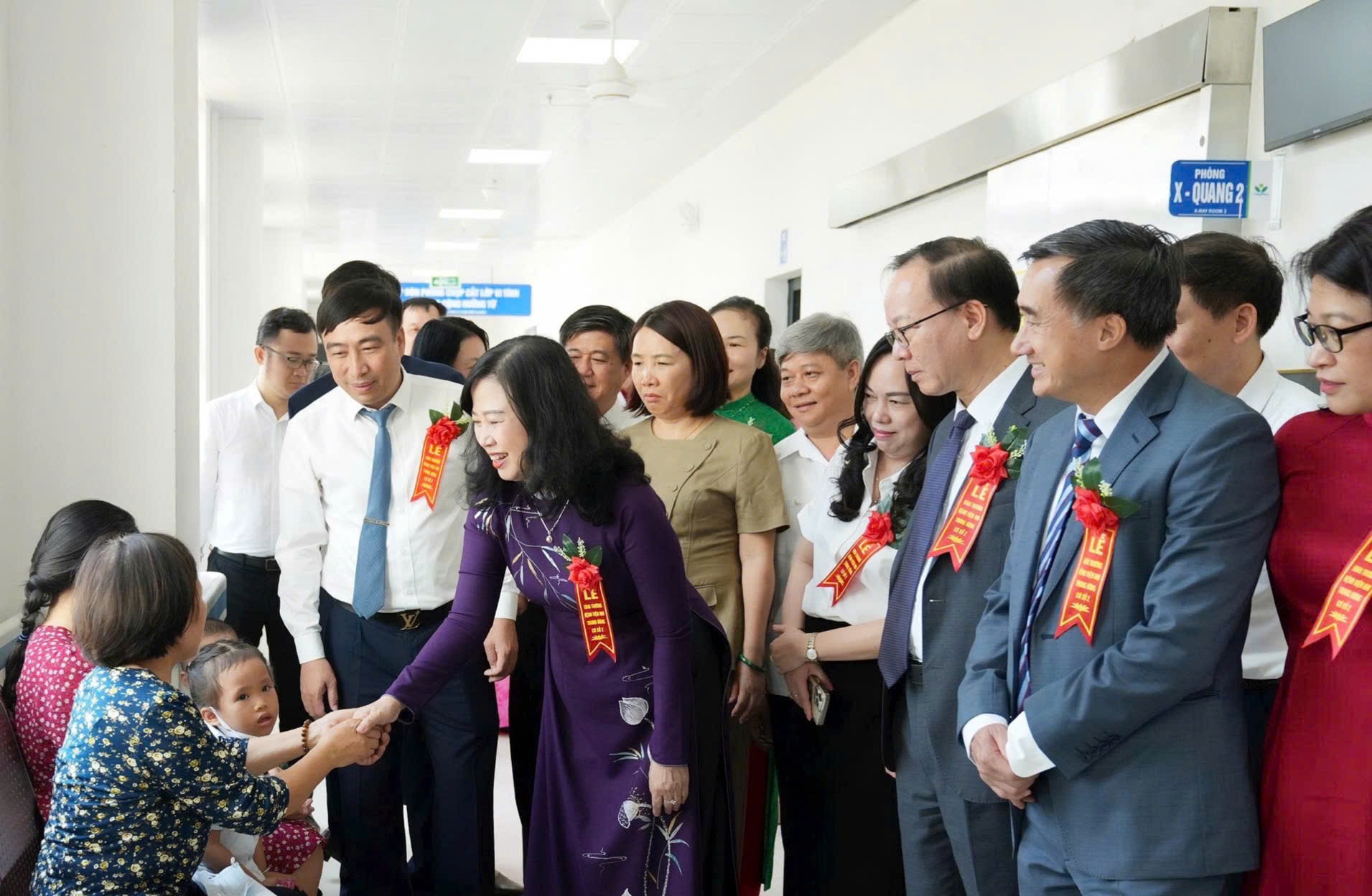 Bộ trưởng Đào Hồng Lan: Cơ sở 2 Bệnh viện Nhi Trung ương góp phần giảm tải, nâng cao chất lượng khám chữa bệnh cho trẻ em- Ảnh 2. Bộ trưởng Đào Hồng Lan: Cơ sở 2 Bệnh viện Nhi Trung ương góp phần giảm tải, nâng cao chất lượng khám chữa bệnh cho trẻ em- Ảnh 2.