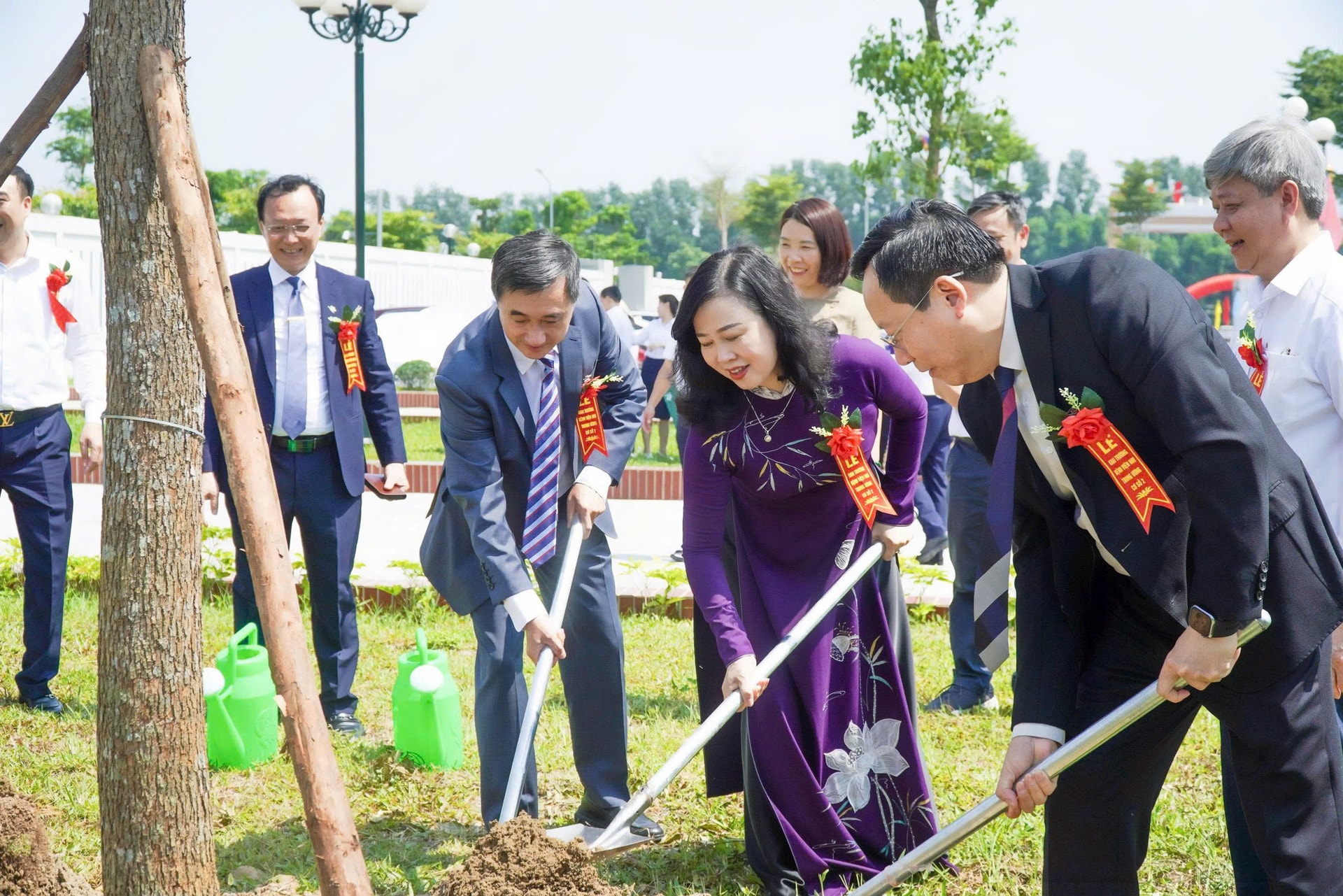 Bộ trưởng Đào Hồng Lan: Cơ sở 2 Bệnh viện Nhi Trung ương góp phần giảm tải, nâng cao chất lượng khám chữa bệnh cho trẻ em- Ảnh 7. Bộ trưởng Đào Hồng Lan: Cơ sở 2 Bệnh viện Nhi Trung ương góp phần giảm tải, nâng cao chất lượng khám chữa bệnh cho trẻ em- Ảnh 7.
