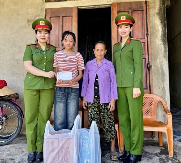 Để gần 450.000 trẻ em tại Quảng Trị 'hạnh phúc, an toàn, vững bước trong kỷ nguyên số'- Ảnh 4. Để gần 450.000 trẻ em tại Quảng Trị 'hạnh phúc, an toàn, vững bước trong kỷ nguyên số'- Ảnh 4.