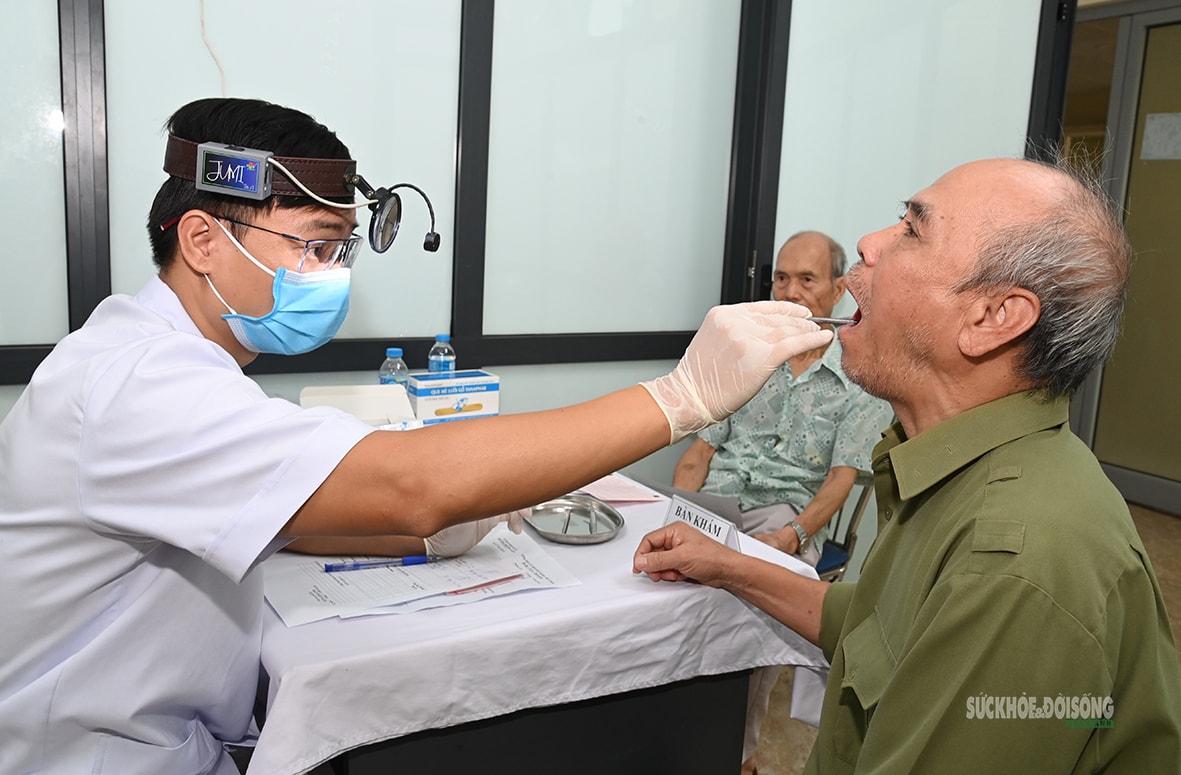 Chăm sóc sức khỏe cho gia đình chính sách, người có công hướng tới 'Tháng tri ân'- Ảnh 1. Chăm sóc sức khỏe cho gia đình chính sách, người có công hướng tới 'Tháng tri ân'- Ảnh 1.