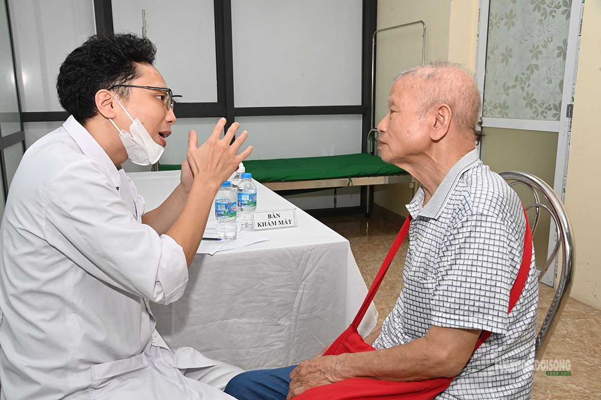 Chăm sóc sức khỏe cho gia đình chính sách, người có công hướng tới 'Tháng tri ân'- Ảnh 8. Chăm sóc sức khỏe cho gia đình chính sách, người có công hướng tới 'Tháng tri ân'- Ảnh 8.