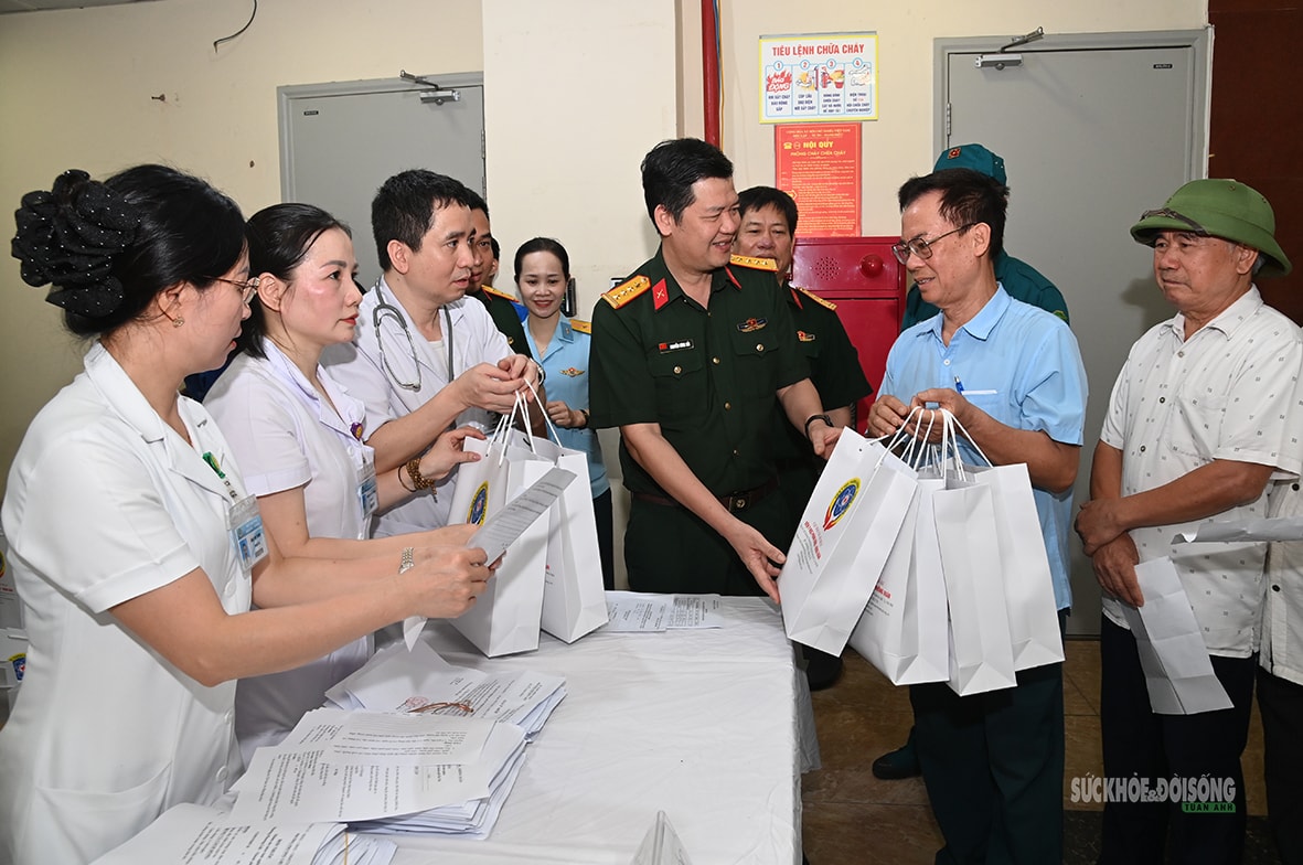 Chăm sóc sức khỏe cho gia đình chính sách, người có công hướng tới 'Tháng tri ân'- Ảnh 4. Chăm sóc sức khỏe cho gia đình chính sách, người có công hướng tới 'Tháng tri ân'- Ảnh 4.