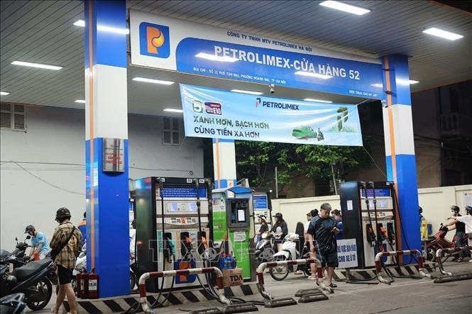 Hà Nội trước thời điểm chuyển đổi xăng E10- Ảnh 3.