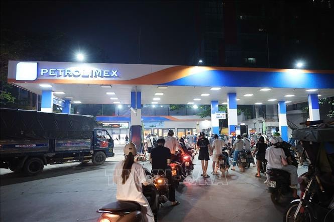Hà Nội trước thời điểm chuyển đổi xăng E10- Ảnh 4.