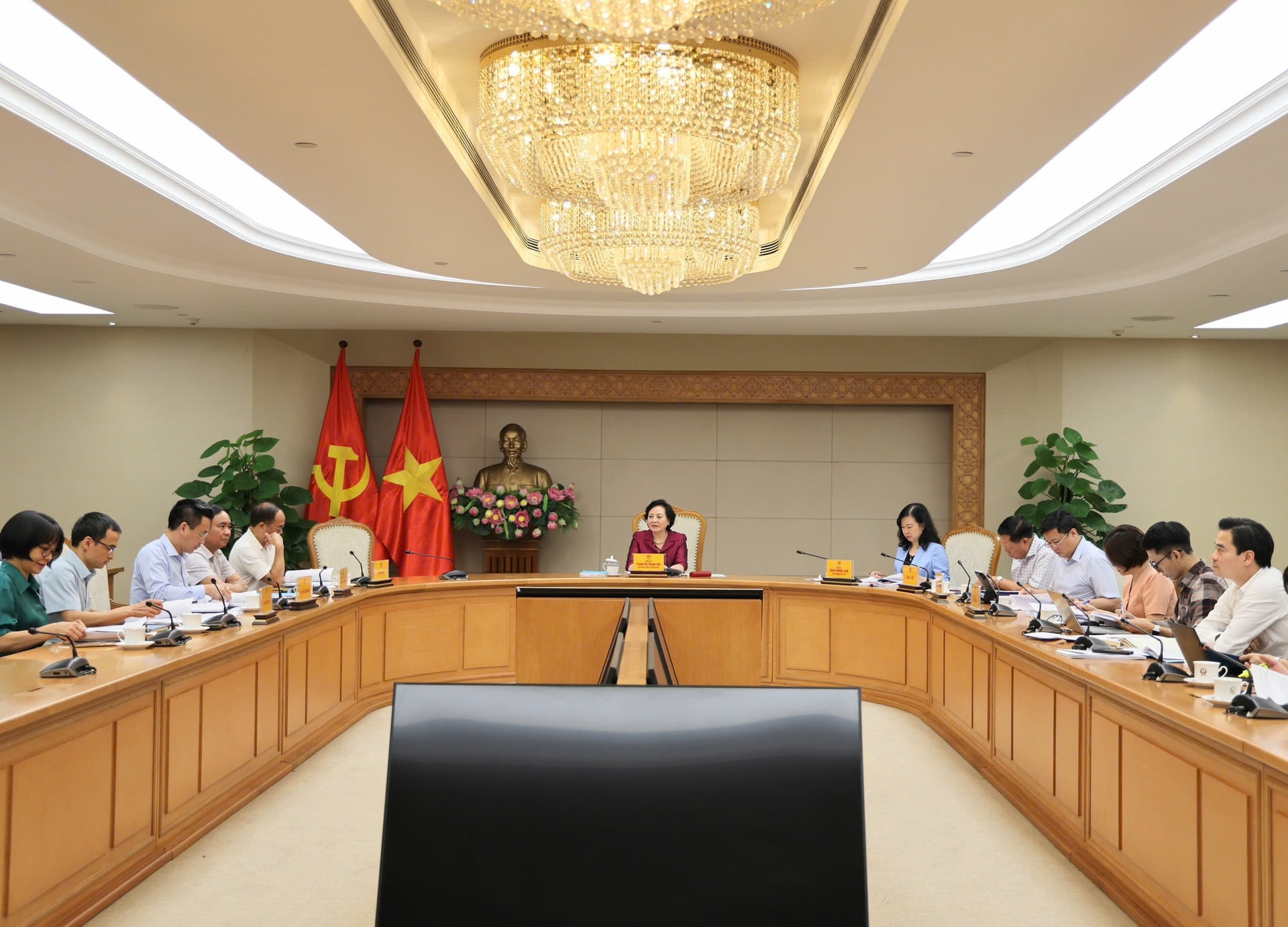Hoàn thiện bộ máy quản lý ATTP theo hướng một đầu mối để khắc phục tình trạng 'cắt khúc', chồng chéo - Ảnh 4. Hoàn thiện bộ máy quản lý ATTP theo hướng một đầu mối để khắc phục tình trạng 'cắt khúc', chồng chéo - Ảnh 4.