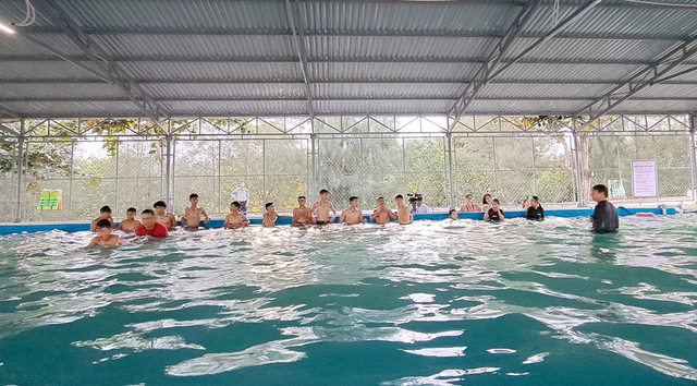 Để gần 450.000 trẻ em tại Quảng Trị 'hạnh phúc, an toàn, vững bước trong kỷ nguyên số'- Ảnh 3. Để gần 450.000 trẻ em tại Quảng Trị 'hạnh phúc, an toàn, vững bước trong kỷ nguyên số'- Ảnh 3.