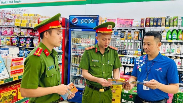 Cảnh báo những thói quen ngày hè dễ rước họa cháy nổ và cách phòng tránh- Ảnh 3. Cảnh báo những thói quen ngày hè dễ rước họa cháy nổ và cách phòng tránh- Ảnh 3.