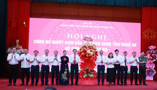 Tân Giám đốc Bệnh viện Hữu nghị Đa khoa Nghệ An: Xây dựng bệnh viện thông minh, chuyên nghiệp và hiện đại- Ảnh 4. Tân Giám đốc Bệnh viện Hữu nghị Đa khoa Nghệ An: Xây dựng bệnh viện thông minh, chuyên nghiệp và hiện đại- Ảnh 4.