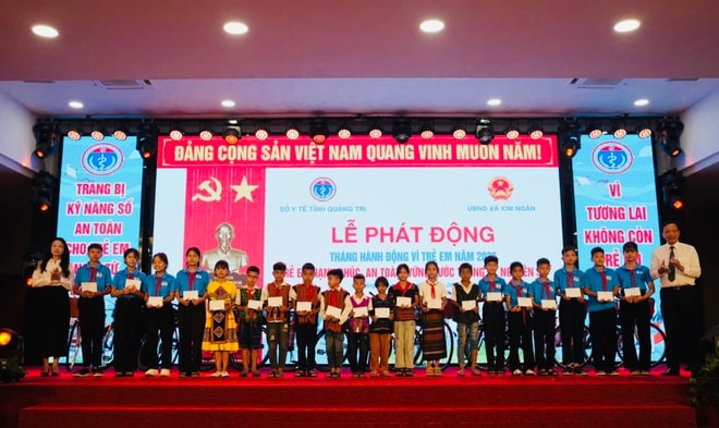 Để gần 450.000 trẻ em tại Quảng Trị 'hạnh phúc, an toàn, vững bước trong kỷ nguyên số'- Ảnh 5. Để gần 450.000 trẻ em tại Quảng Trị 'hạnh phúc, an toàn, vững bước trong kỷ nguyên số'- Ảnh 5.