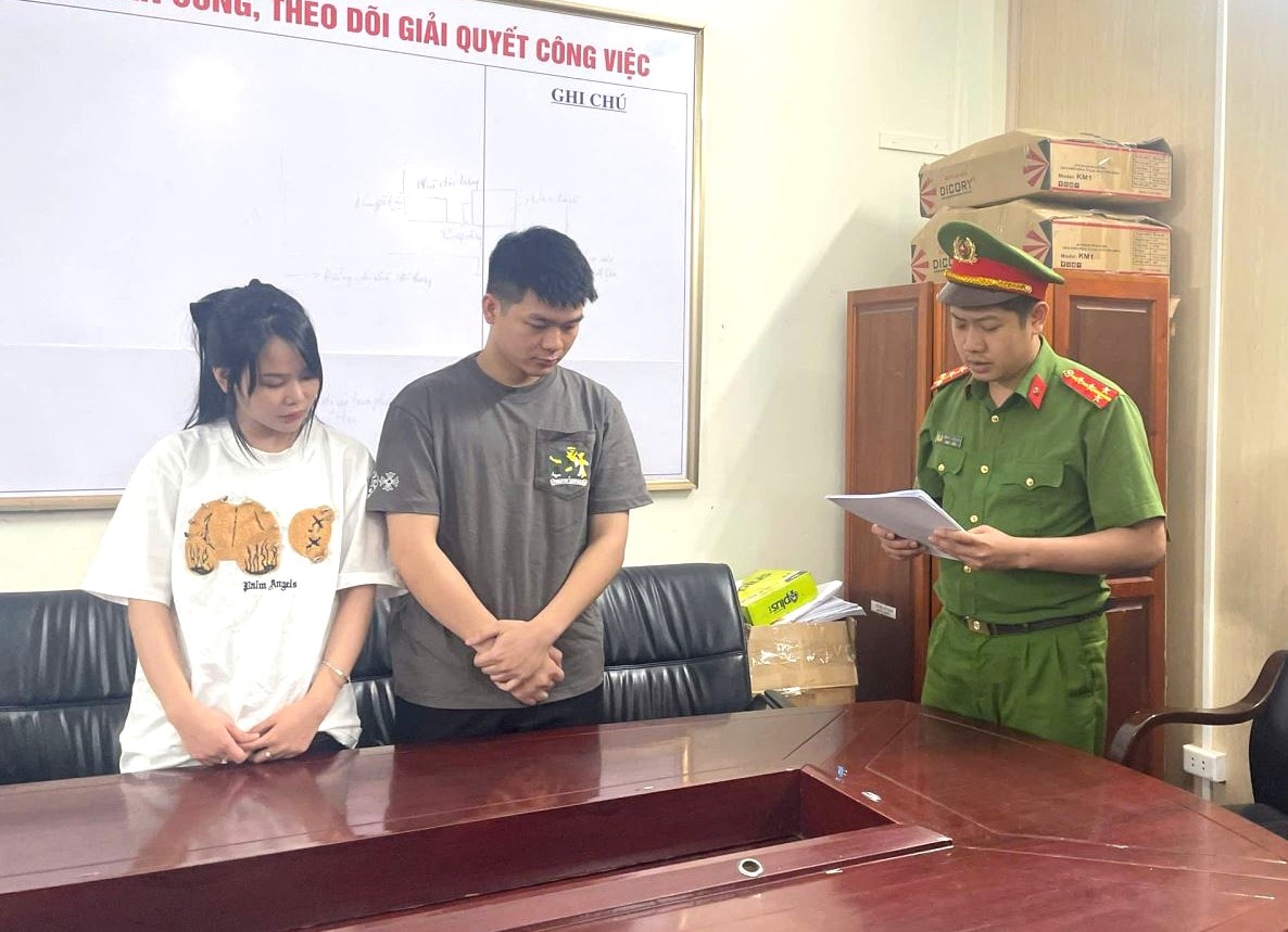 Hơn 5.000 bộ quần áo may gia công được 'hóa trang' thành các thương hiệu nổi tiếng bán trên TikTok- Ảnh 2.