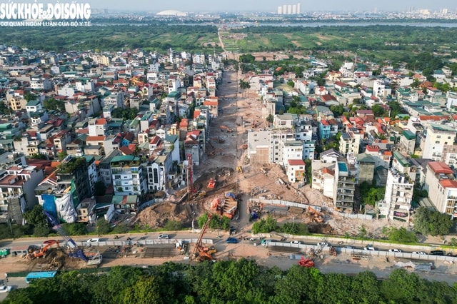 Phá dỡ loạt công trình tại phường Hồng Hà phục vụ thi công cầu Tứ Liên - Ảnh 5. Phá dỡ loạt công trình tại phường Hồng Hà phục vụ thi công cầu Tứ Liên - Ảnh 5.