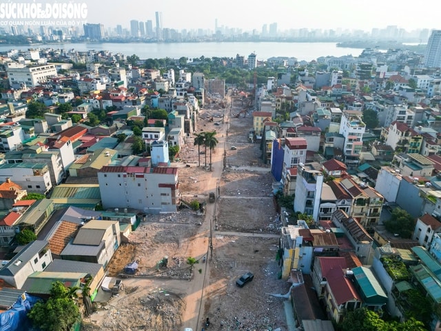 Phá dỡ loạt công trình tại phường Hồng Hà phục vụ thi công cầu Tứ Liên - Ảnh 7. Phá dỡ loạt công trình tại phường Hồng Hà phục vụ thi công cầu Tứ Liên - Ảnh 7.