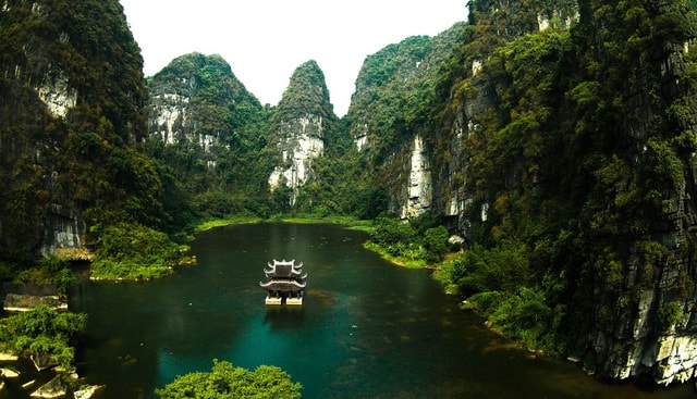 Công an xác minh thông tin cô gái gặp chuyện 'tâm linh' khi đi du lịch Tràng An- Ảnh 1.