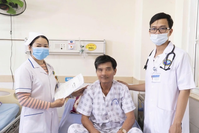 Chân lạnh toát sau cơn đau bất thường, bác sĩ cảnh báo dấu hiệu nguy cơ mất chi- Ảnh 1.