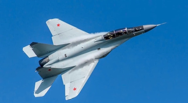 Từ đối thủ F-35 trên giấy tờ đến tiêm kích MiG-35 bị thị trường thờ ơ- Ảnh 1. Từ đối thủ F-35 trên giấy tờ đến tiêm kích MiG-35 bị thị trường thờ ơ- Ảnh 1.
