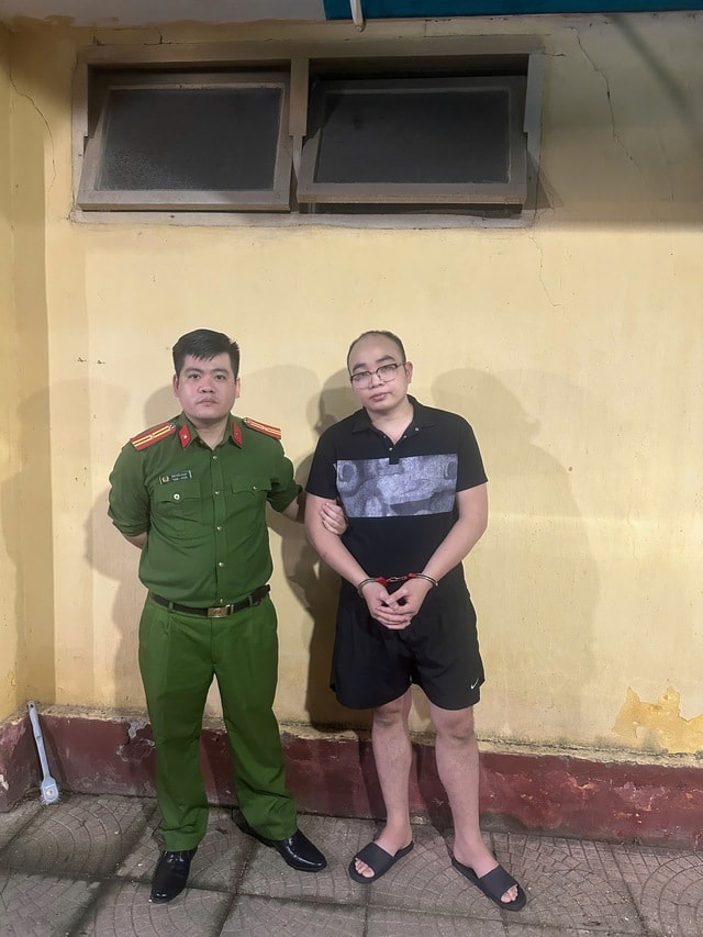 Quảng cáo cờ bạc, nhóm lãnh đạo, nhân viên công ty truyền thông bị bắt giữ- Ảnh 1. Quảng cáo cờ bạc, nhóm lãnh đạo, nhân viên công ty truyền thông bị bắt giữ- Ảnh 1.
