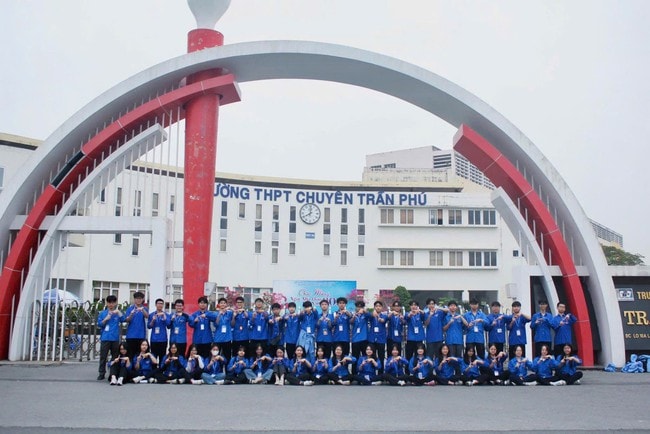 Sĩ tử Hải Phòng bước vào cuộc đua giành suất lớp 10 chuyên- Ảnh 1. Sĩ tử Hải Phòng bước vào cuộc đua giành suất lớp 10 chuyên- Ảnh 1.