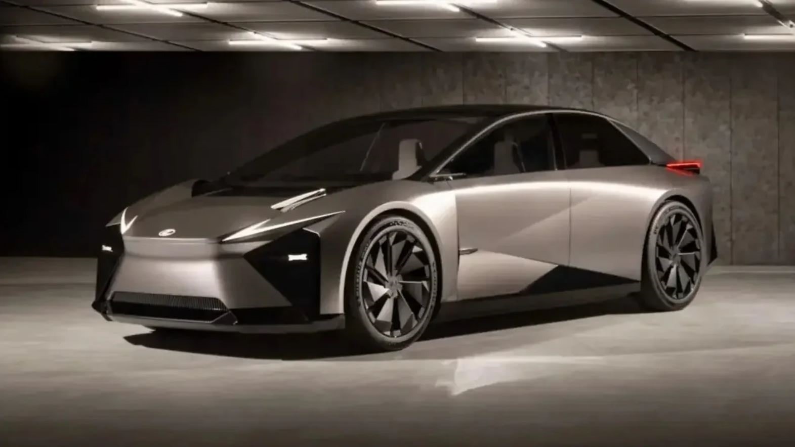 Lexus hủy dự án sedan điện mới trước ngày sản xuất - 1