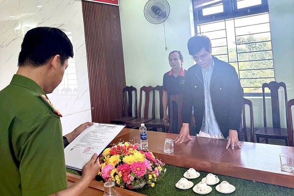 Yêu qua mạng với 'Linh Đan', người đàn ông mất hơn 1,5 tỷ đồng- Ảnh 2. Yêu qua mạng với 'Linh Đan', người đàn ông mất hơn 1,5 tỷ đồng- Ảnh 2.