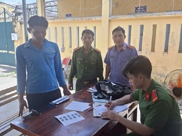 Bắt tạm giam đối tượng tham ô tài sản của cây xăng- Ảnh 1.