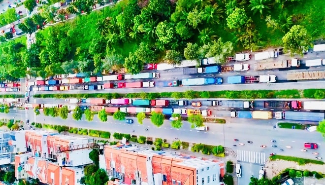 Toàn cảnh đại lộ Nguyễn Văn Linh trước đề xuất xây dựng đường trên cao- Ảnh 5.