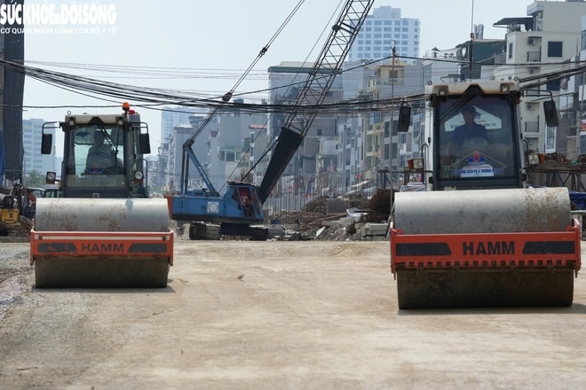 Diện mạo mới đường vành đai 1 nhiều đoạn được thảm nhựa- Ảnh 10. Diện mạo mới đường vành đai 1 nhiều đoạn được thảm nhựa- Ảnh 10.
