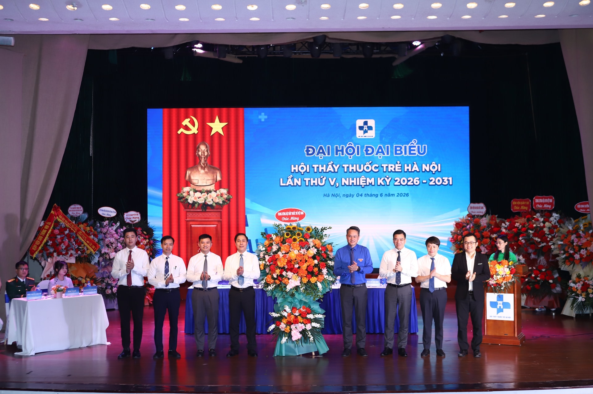 Đại hội Hội Thầy thuốc trẻ Hà Nội: Phát huy trí tuệ, nhiệt huyết vì sức khỏe cộng đồng- Ảnh 6. Đại hội Hội Thầy thuốc trẻ Hà Nội: Phát huy trí tuệ, nhiệt huyết vì sức khỏe cộng đồng- Ảnh 6.