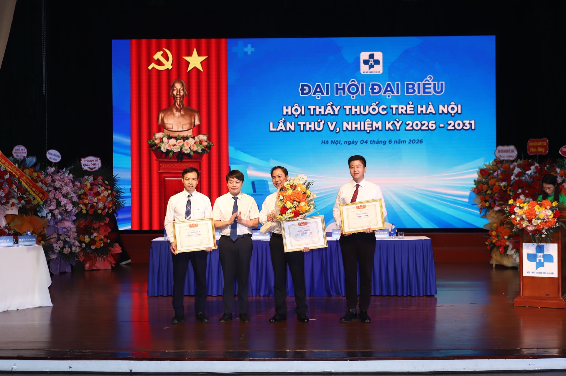 Đại hội Hội Thầy thuốc trẻ Hà Nội: Phát huy trí tuệ, nhiệt huyết vì sức khỏe cộng đồng- Ảnh 4. Đại hội Hội Thầy thuốc trẻ Hà Nội: Phát huy trí tuệ, nhiệt huyết vì sức khỏe cộng đồng- Ảnh 4.