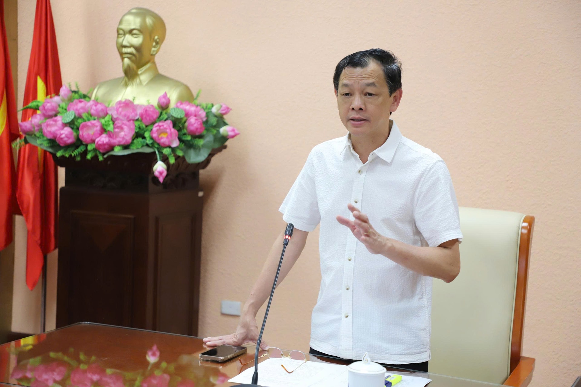 Thứ trưởng Nguyễn Tri Thức: Dữ liệu sức khỏe là nền tảng của chuyển đổi số y tế- Ảnh 1. Thứ trưởng Nguyễn Tri Thức: Dữ liệu sức khỏe là nền tảng của chuyển đổi số y tế- Ảnh 1.